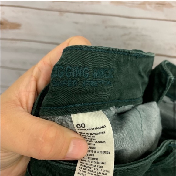 American Eagle Green Zipper Jegging Ankle Pants - Picture 4 of 4